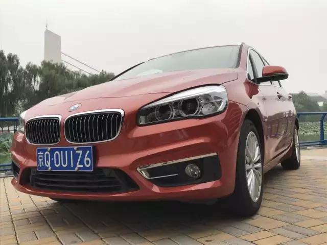 宝马220i旅行试驾,2019款宝马220i旅行版测评视频