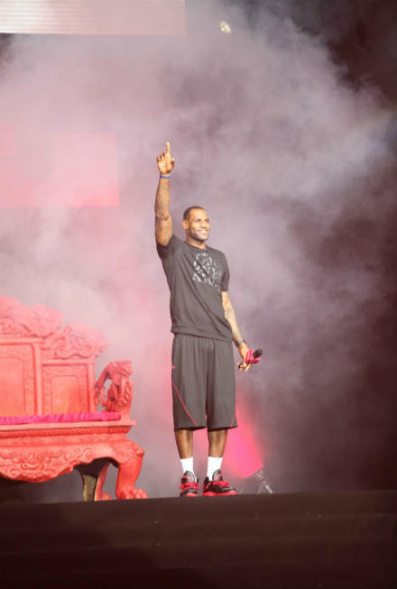 詹姆斯支线使节7代实战测评,詹姆斯使节系列是支线吗