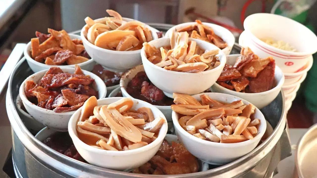 百万厦门人夏天最惦记的一碗面！一锅虾汤熬了20年！