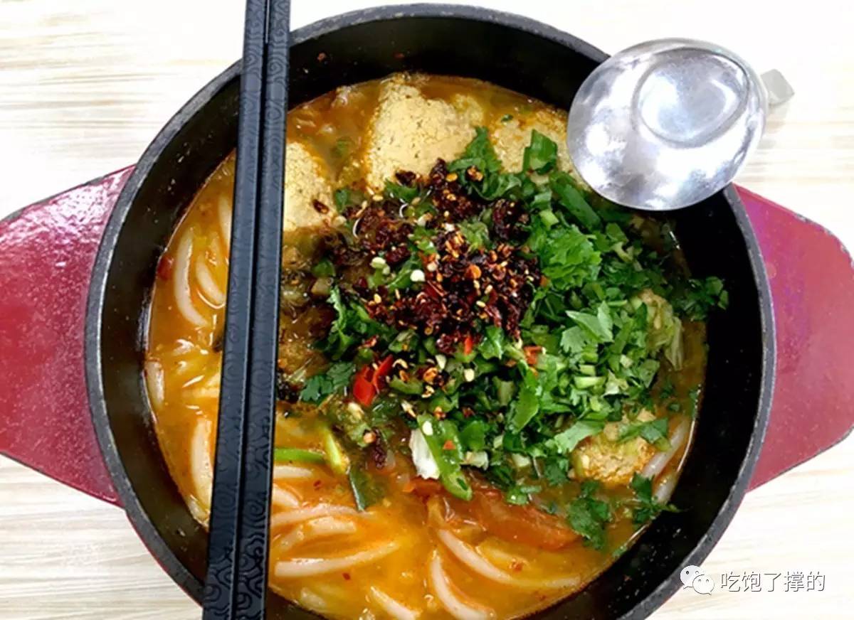 地球首家双立人铁锅米线，让人心安理得地荒废一个下午