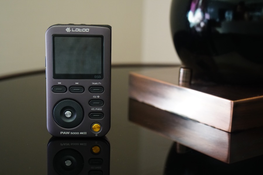 “独立秋风，不与百花争艳”，我说的不是甄嬛传，而是铁菊花二代