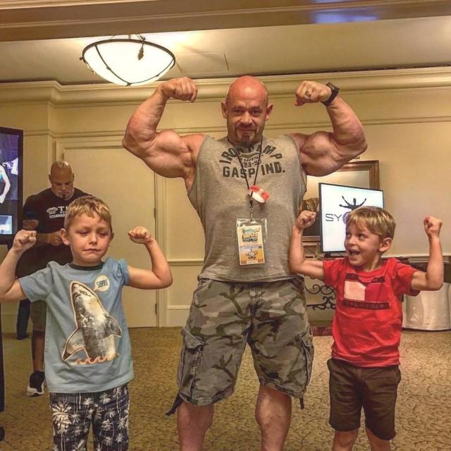 坚持练平板支撑身材有什么变化,做一个月平板支撑身体有什么变化