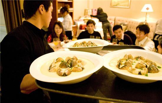 菲佣每年为政府赚多少外汇,菲佣创汇