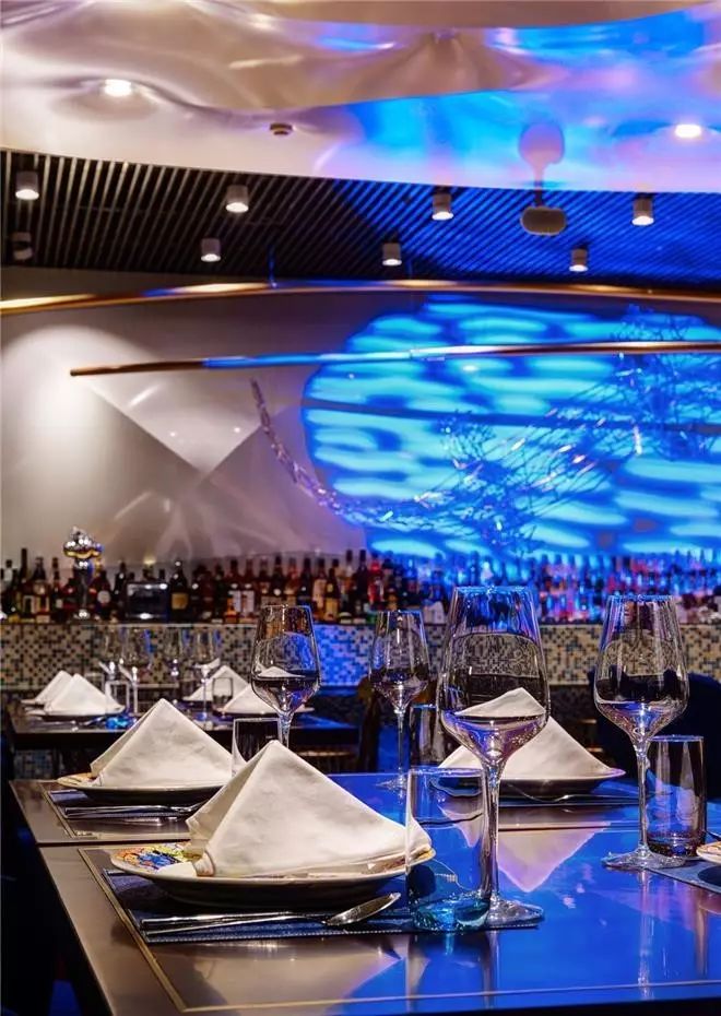 设计师大胆突破传统设计元素,林森设计师