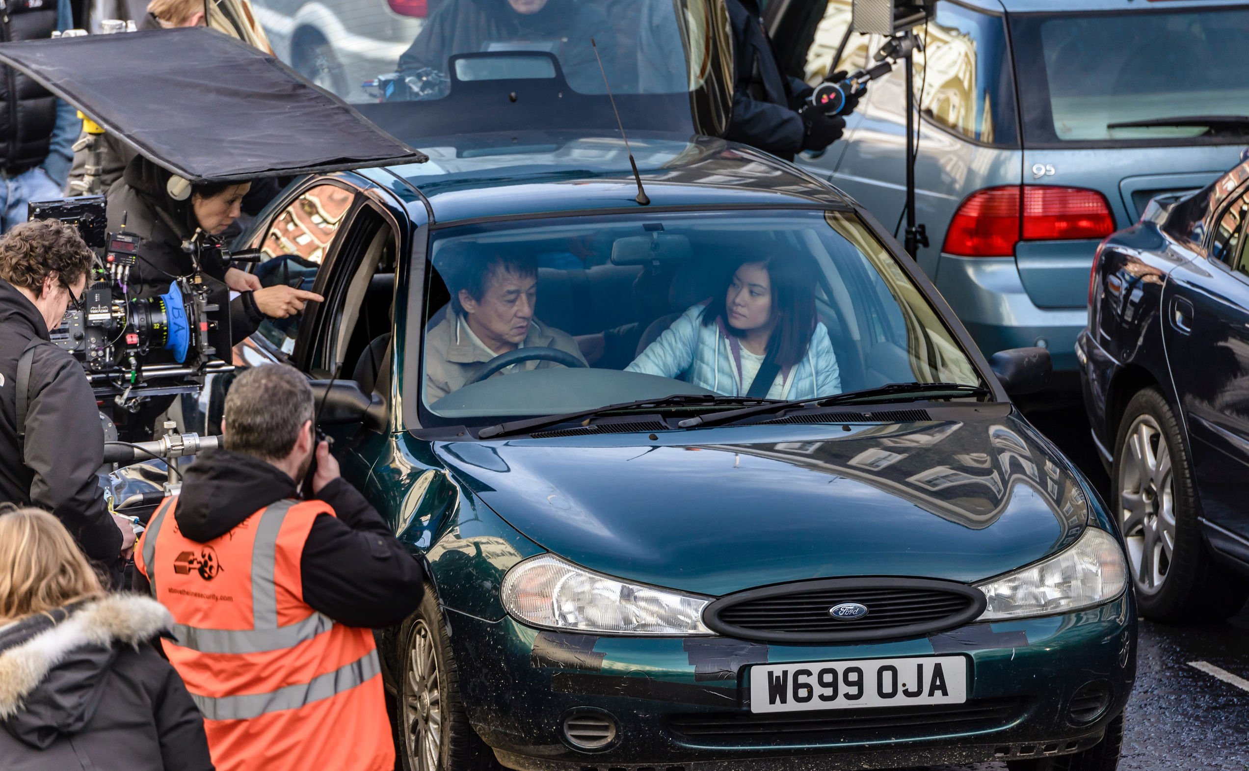 英伦对决成龙和丛林专家,英伦对决成龙完整视频