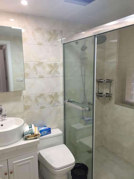 装修没少花钱，结果被喷是暴发户，只因她家卧室装了个大吊顶