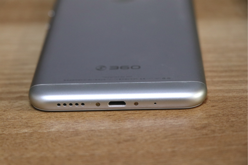 360手机vizza,360vizza手机厚度