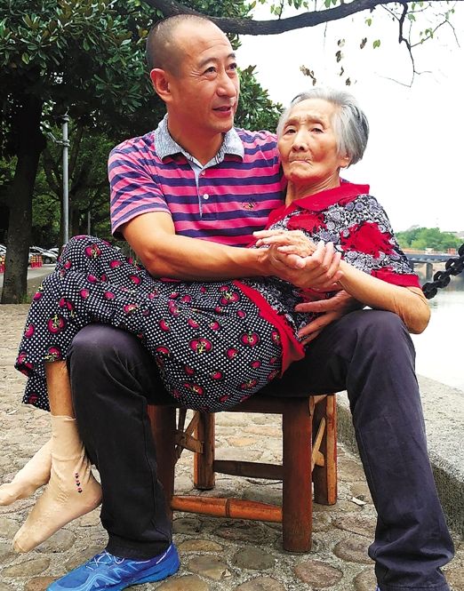 村里的诈尸事件，不吓人，反而让人潸然泪下