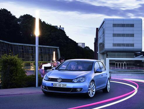 大众给高尔夫出敞篷版，汽车造型拉风，性价比超高