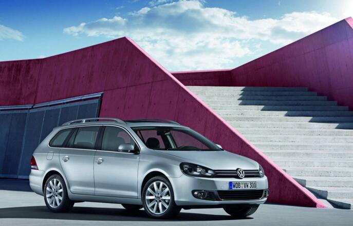 大众给高尔夫出敞篷版，汽车造型拉风，性价比超高