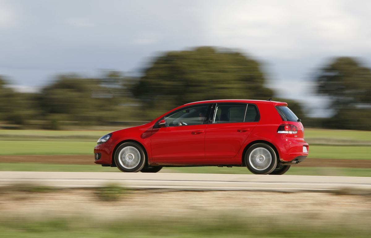 大众给高尔夫出敞篷版，汽车造型拉风，性价比超高