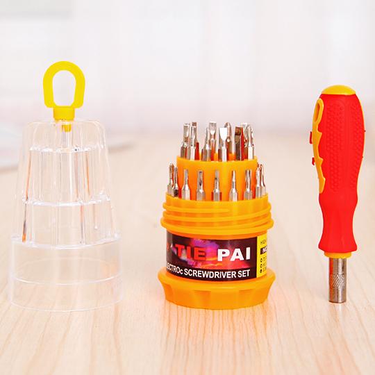 600一天的水电工就是好，地面根本不用开槽，连女人也可以开槽！