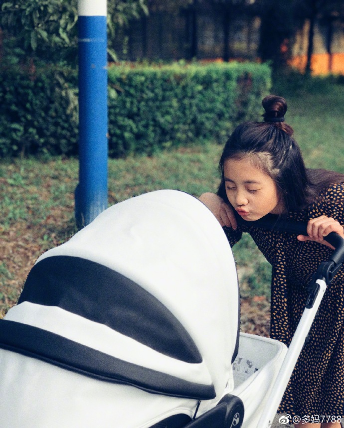 五月母女出游怎么穿,多多妈穿搭