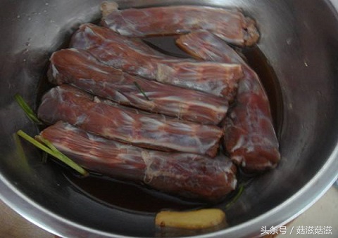 久久鸭秘制卤汤底料培训课程,久久鸭制作流程商用