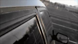 能震碎玻璃的低音炮,能震动身体的低音炮