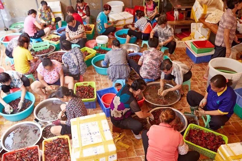 他靠小龙虾如何财富过千万,投资餐饮半年亏掉50万分享4点教训