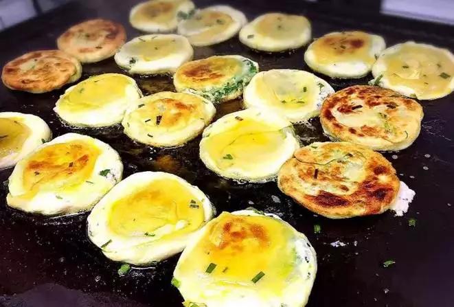 这年头店门口不站点黄牛，好意思说自己是网红？