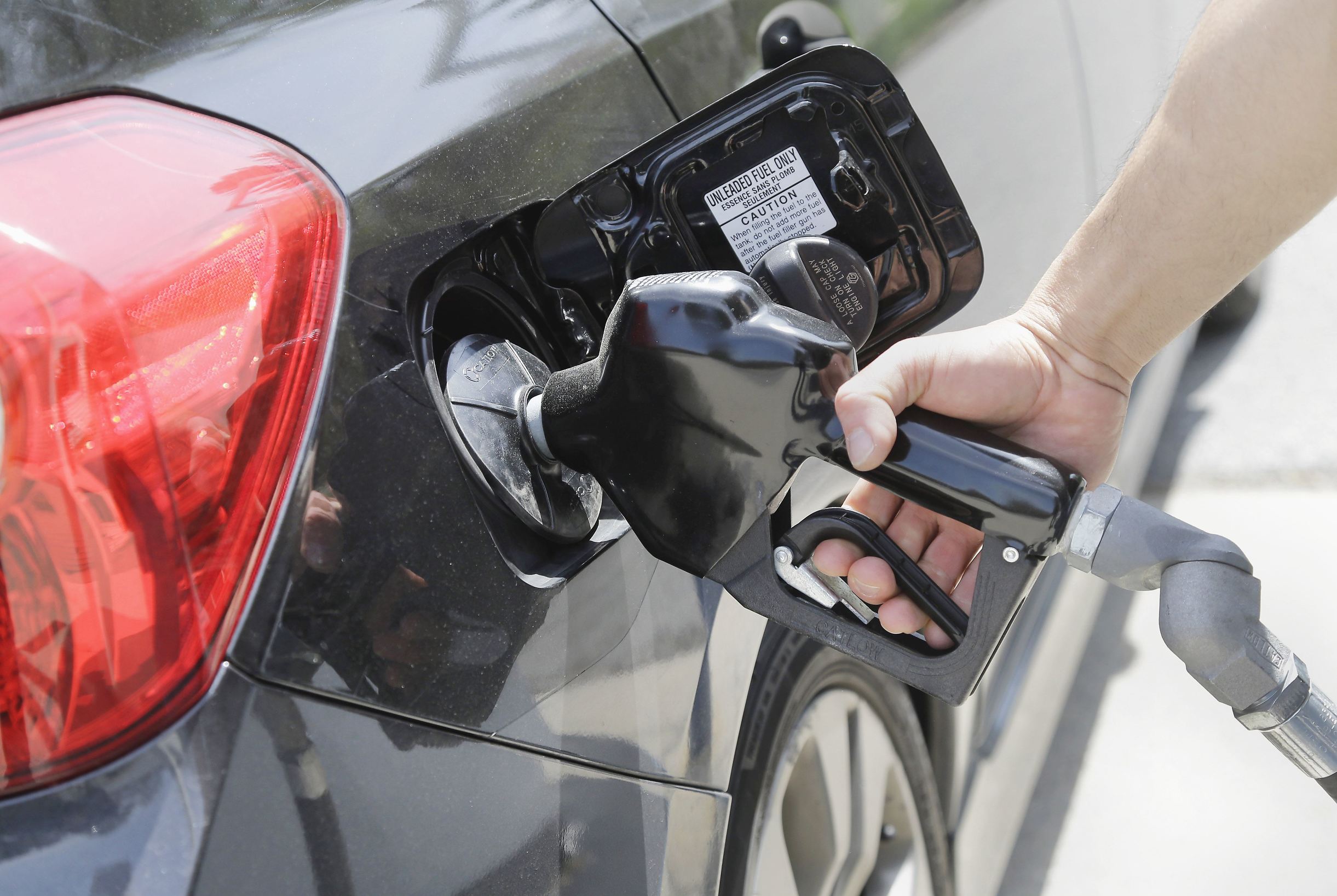 发动机压缩比越高越抖吗,自吸发动机压缩比13:1加什么汽油