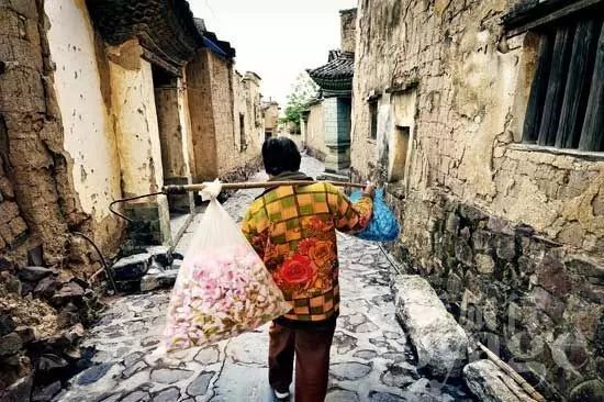 云南大山里藏着的建水古城,云南小城建水一座真正活着的古城