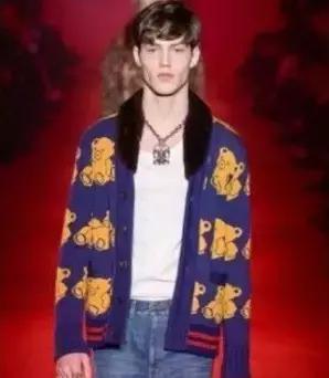 杨幂穿的gucci的格纹外套,杨幂celine上衣