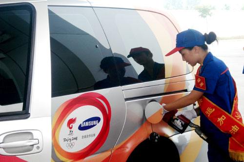 加满油为什么还能加,73升的油箱为什么加50多升就满了