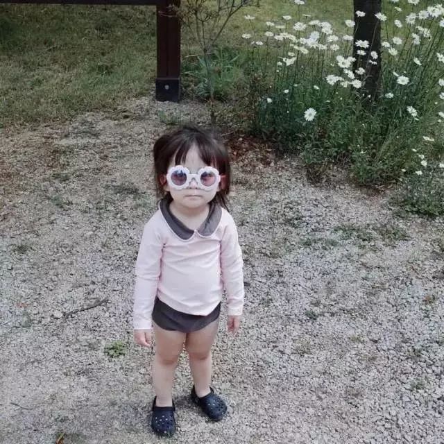 韩国小童女宝穿搭,好看的国外小萌娃穿搭