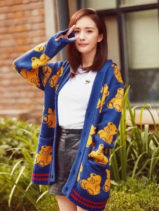 杨幂穿的gucci的格纹外套,杨幂celine上衣