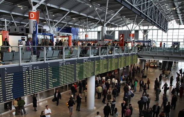 肖邦机场,肖邦机场乘机