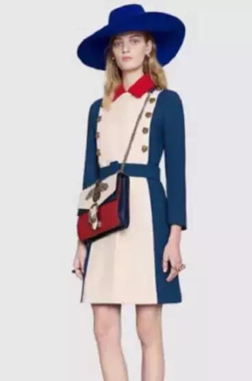 杨幂穿的gucci的格纹外套,杨幂celine上衣