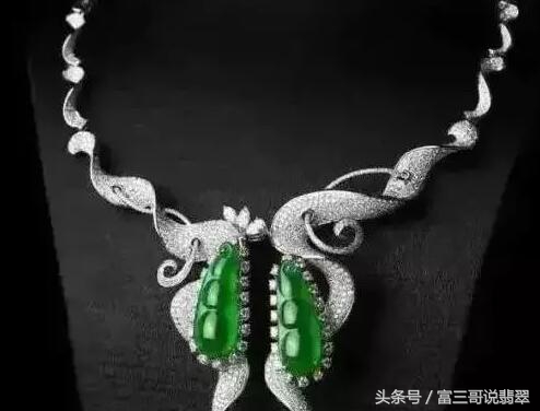 最牛赌石一夜暴富130万,赌石现场一刀赚18个亿帝王绿