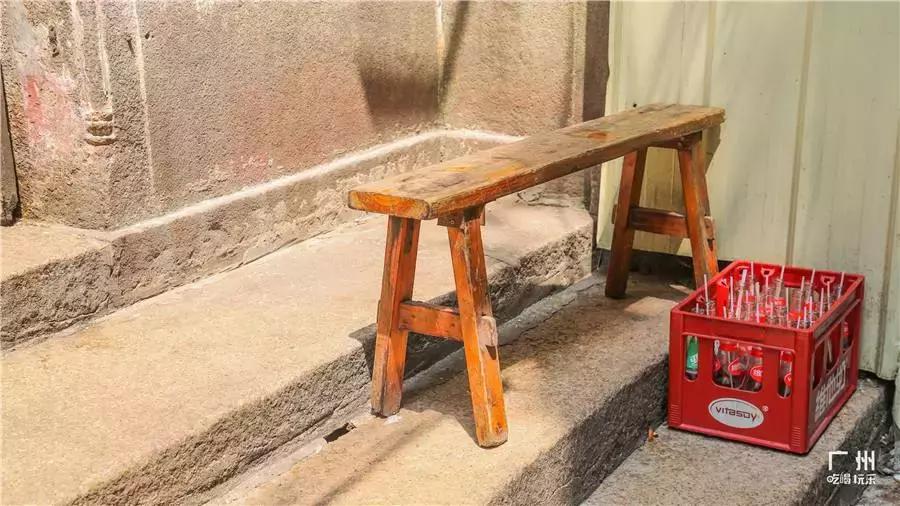 广州有家云吞面开了64年，十元一碟炸云吞！深藏巷中的老广味！