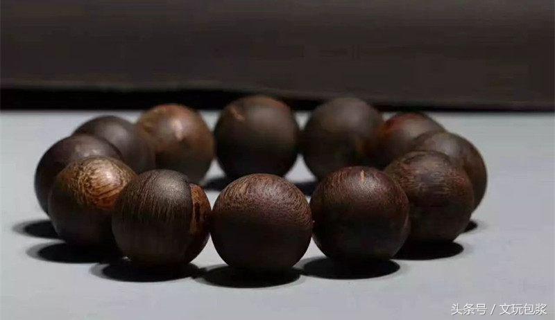 50-60岁男人适合戴什么手串,南红手串适合男人戴吗