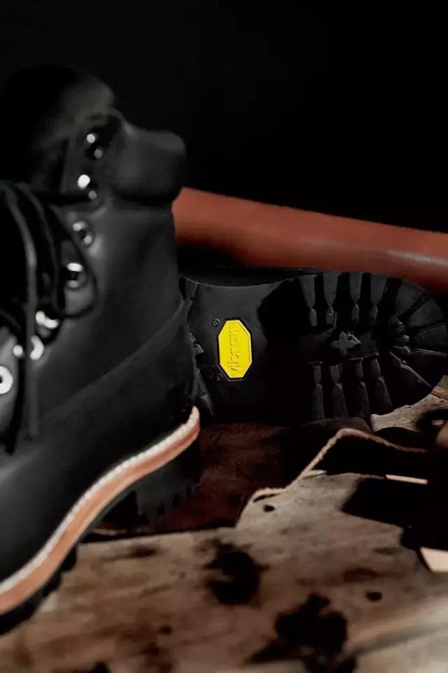 踢不烂大黄靴滴上了油渍,踢不烂大黄靴timberland