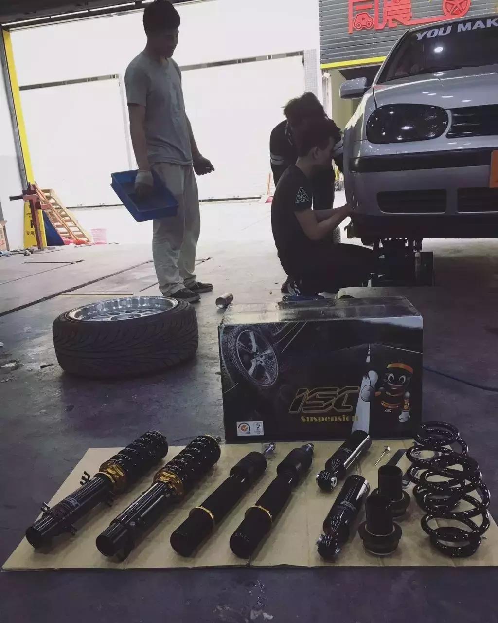 一个喜欢玩车的女司机,喜欢玩飞车的女生是什么性格