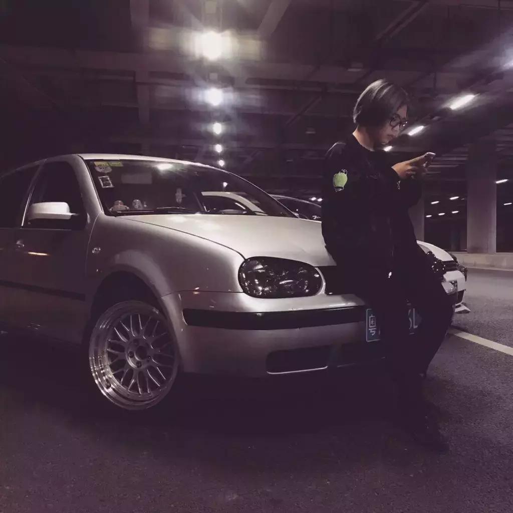 一个喜欢玩车的女司机,喜欢玩飞车的女生是什么性格