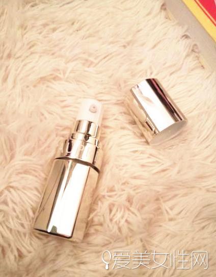 欧珀莱淡斑精华露，让你做骄阳下的无瑕真女人