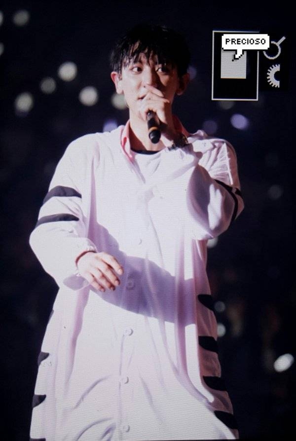 exo金珉锡最新动图,exo分享迪士尼