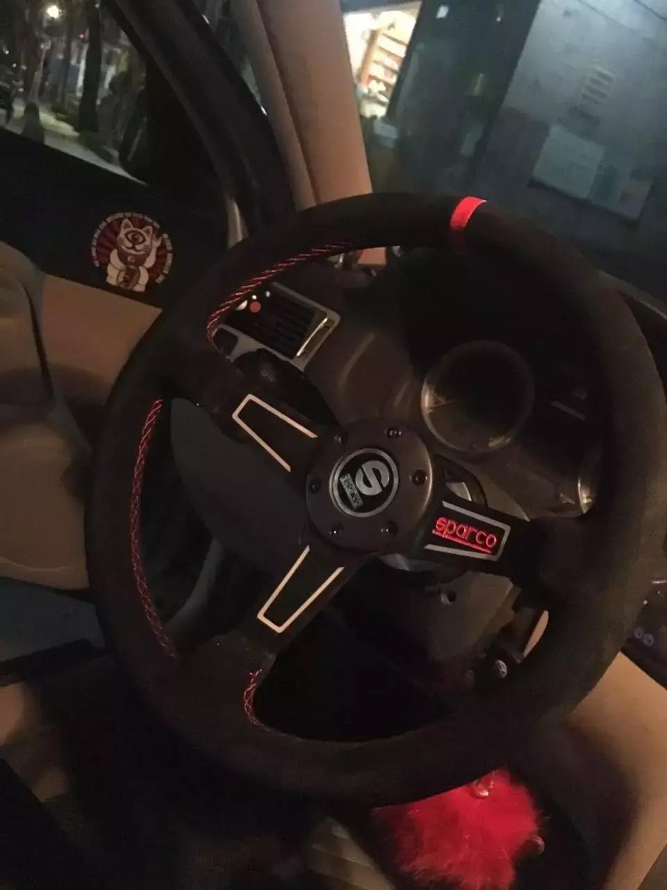 一个喜欢玩车的女司机,喜欢玩飞车的女生是什么性格