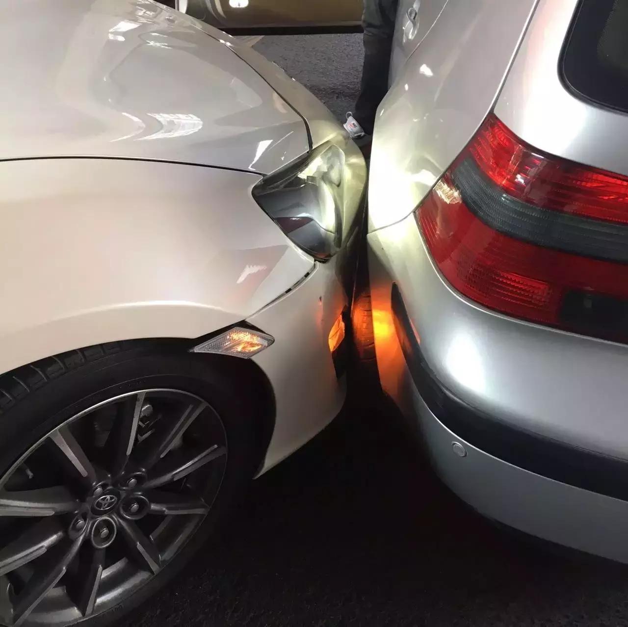 一个喜欢玩车的女司机,喜欢玩飞车的女生是什么性格