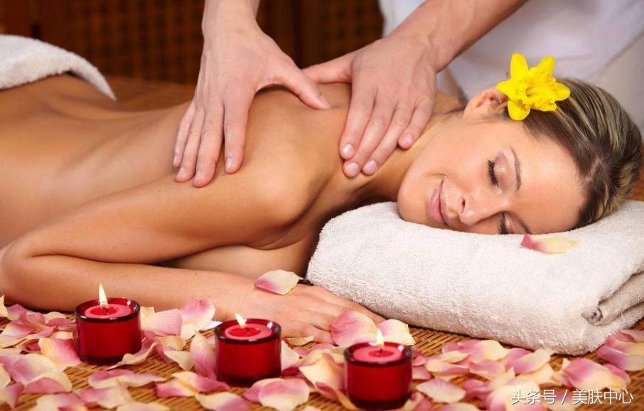 背部长了痘痘千万不要用手挤，小妙招教你轻松清除