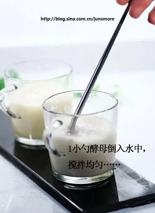 怎么做的面包烤出来软软的好吃,自己做的面包没有面包店松软香甜