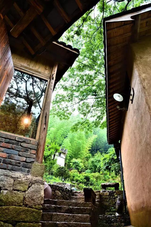 30年间从学徒到大师，46岁他隐居黄山脚下匠心造出2000㎡避世山居