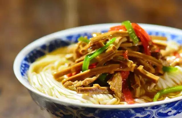 30年间从学徒到大师，46岁他隐居黄山脚下匠心造出2000㎡避世山居