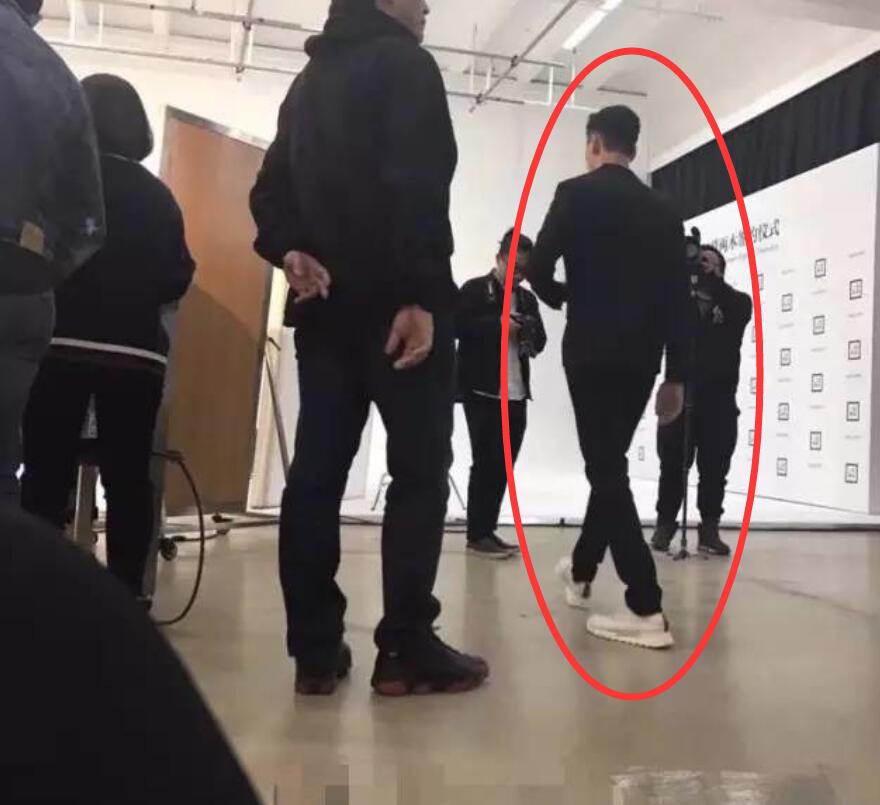 刚走红的邓伦火速代言微商，那些给微商站台的明星们良心不会痛吗