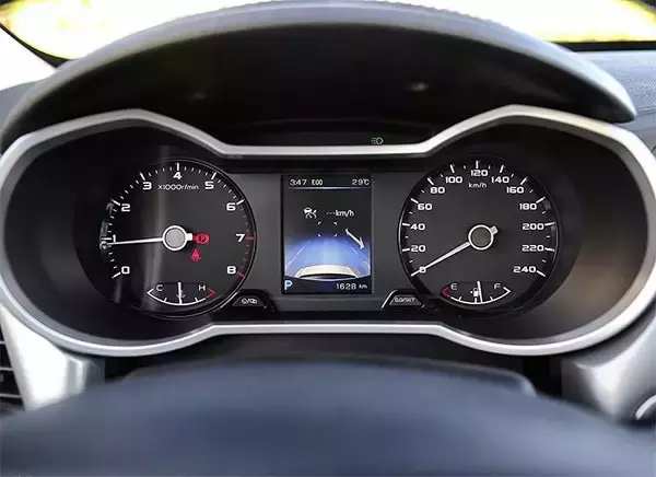 帝豪gl和卡罗拉选哪个好,卡罗拉和吉利帝豪gl