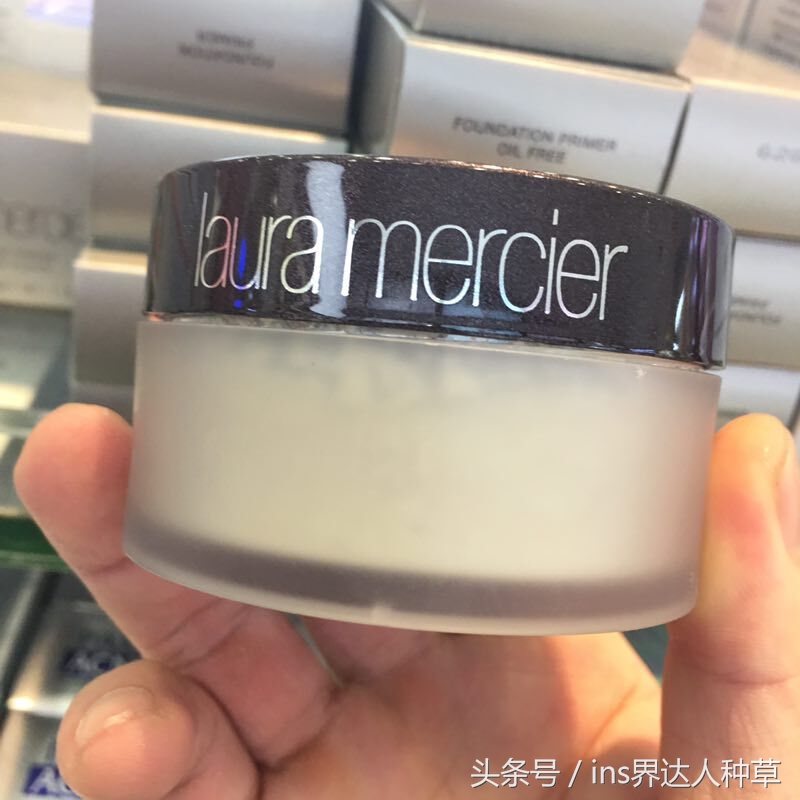 邓伦的这张自拍我真是看不懂了，网友：这下好了，化妆品全曝光了