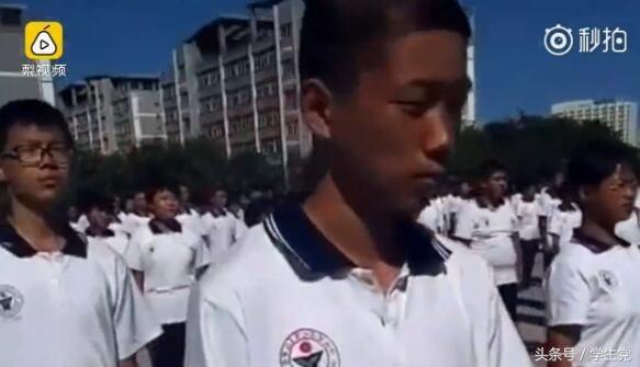 大学生军训都快结束了，没晒黑的同学肯定都不是学霸