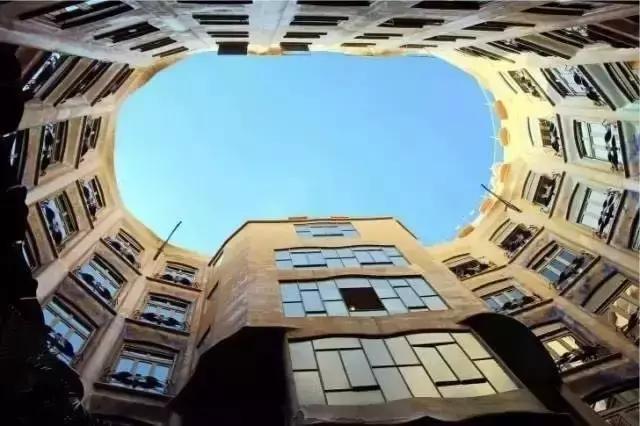 走进巴塞罗那俱乐部,带你切身走进西班牙巴塞罗那