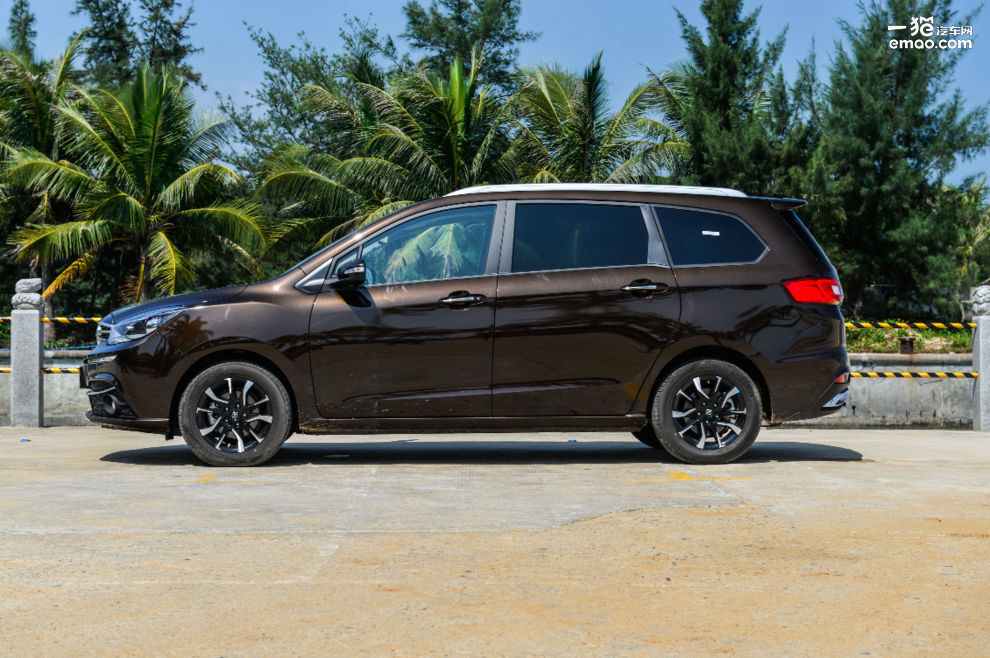 7座车买房车还是mpv,7座买霸道还是mpv