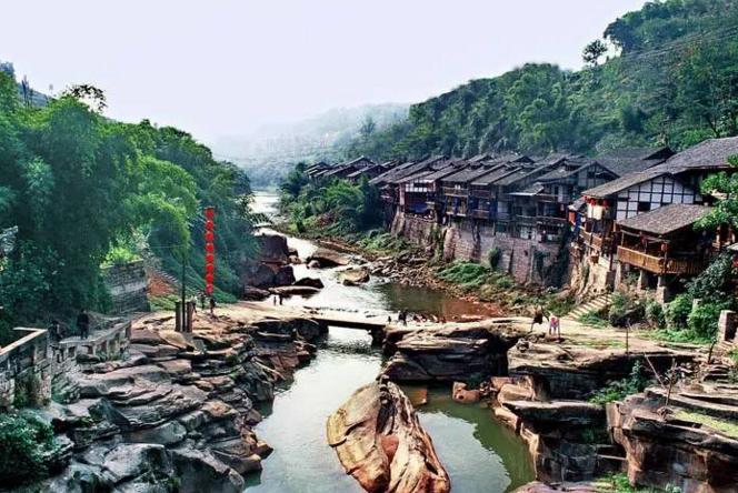 重庆周边风景优美的古镇,旅游景点推荐重庆古城